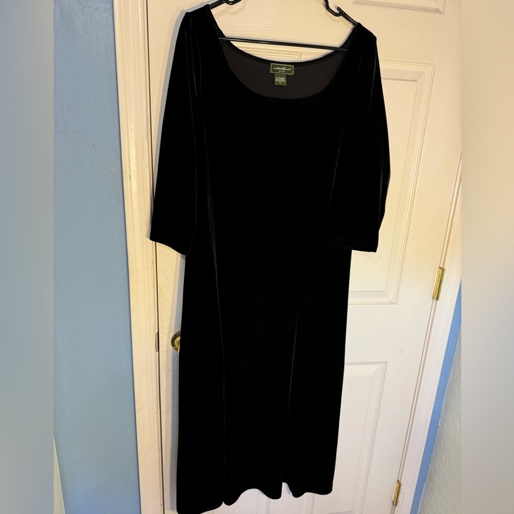 Eddie Bauer Vintage Velvet Half Sleeve Bateau Neckline Dress‎
